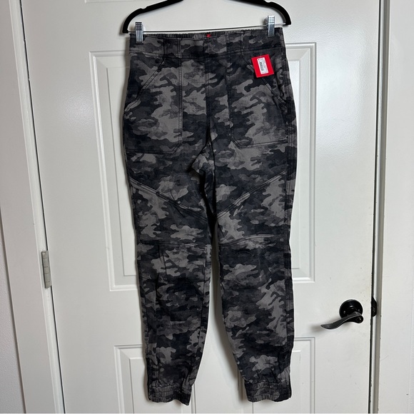 SPANX stretch Twill camo jogger pants NWT size large - Picture 3 of 10